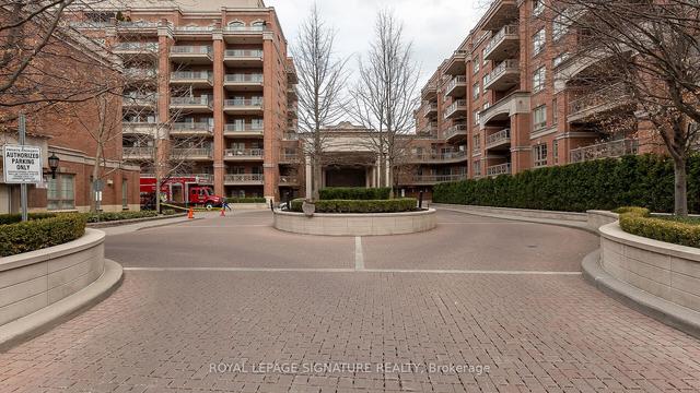 112 - 21 Burkebrook Pl, Condo with 2 bedrooms, 2 bathrooms and 1 parking in Toronto ON | Image 32