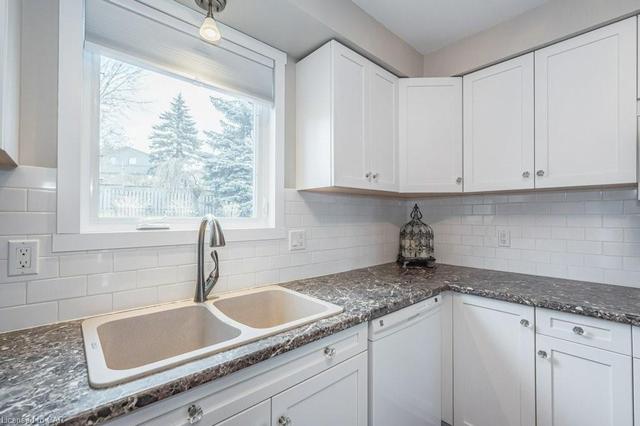 45 Dunhill Crescent, House detached with 3 bedrooms, 2 bathrooms and 4 parking in Guelph ON | Image 11