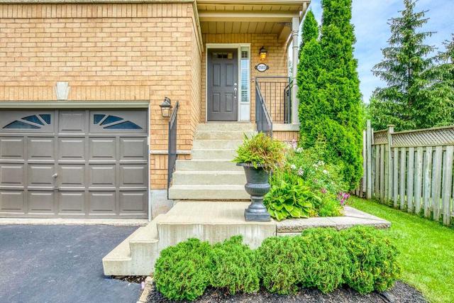 2503 Gill Cres, House attached with 3 bedrooms, 3 bathrooms and 3 parking in Oakville ON | Image 12