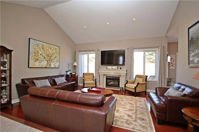 80 Adirondack Dr, House detached with 3 bedrooms, 3 bathrooms and 2 parking in Vaughan ON | Image 3