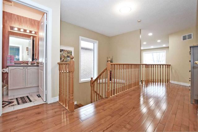 cres - 47 Colonial Cres, House detached with 3 bedrooms, 4 bathrooms and 6 parking in Richmond Hill ON | Image 10