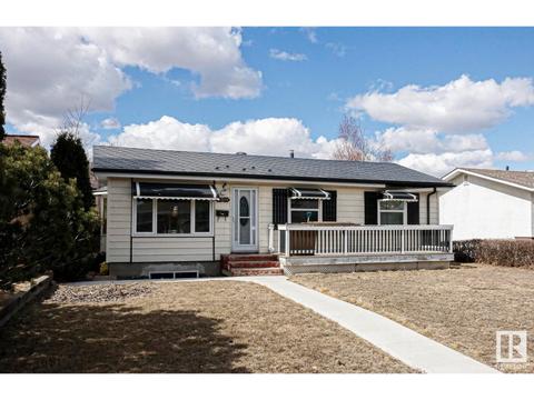 13524 116 St Nw, House detached with 4 bedrooms, 2 bathrooms and null parking in Edmonton AB | Card Image
