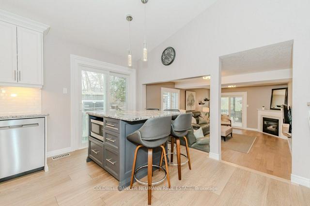 295 Metcalfe St, House detached with 4 bedrooms, 3 bathrooms and 6 parking in Guelph ON | Image 2