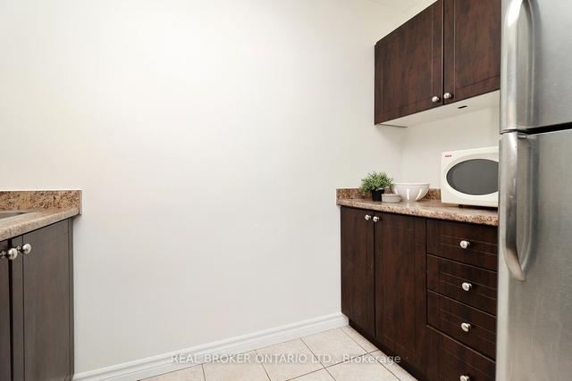 1005 - 64 Benton St, Condo with 1 bedrooms, 1 bathrooms and 0 parking in Kitchener ON | Image 12