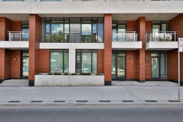th 103 - 223 St Clair Ave W, Townhouse with 3 bedrooms, 3 bathrooms and 1 parking in Toronto ON | Image 1