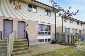 32 - 355 Sandringham Cres, Townhouse with 3 bedrooms, 2 bathrooms and 1 parking in London ON | Image 2