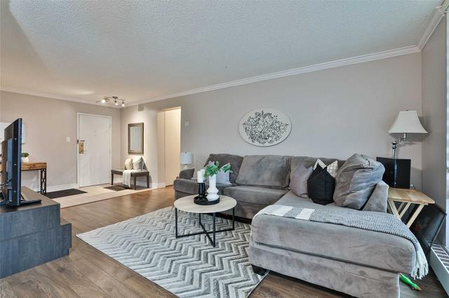 402 - 1210 Radom St, Condo with 3 bedrooms, 2 bathrooms and 1 parking in Pickering ON | Image 3