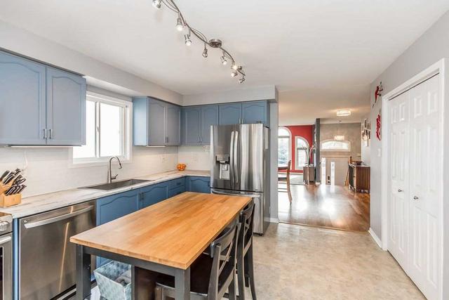54 Leslie Ave, House detached with 2 bedrooms, 2 bathrooms and 5 parking in Barrie ON | Image 7