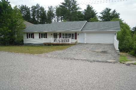 290 Palmer Dr, House detached with 2 bedrooms, 2 bathrooms and 6 parking in Gravenhurst ON | Image 1