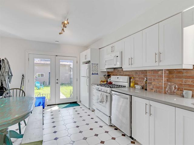 151 Bellwoods Ave, House semidetached with 3 bedrooms, 3 bathrooms and 2 parking in Toronto ON | Image 35