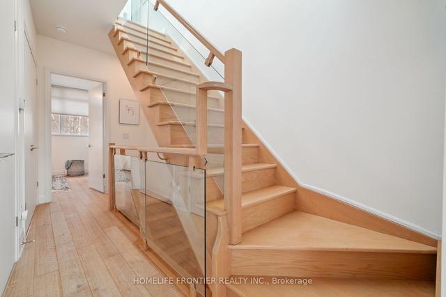 221 Duplex Ave, Townhouse with 3 bedrooms, 4 bathrooms and 2 parking in Toronto ON | Image 20