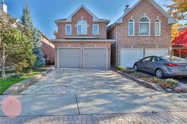 938 Binscarth Dr, House detached with 4 bedrooms, 3 bathrooms and 6 parking in Mississauga ON | Image 12