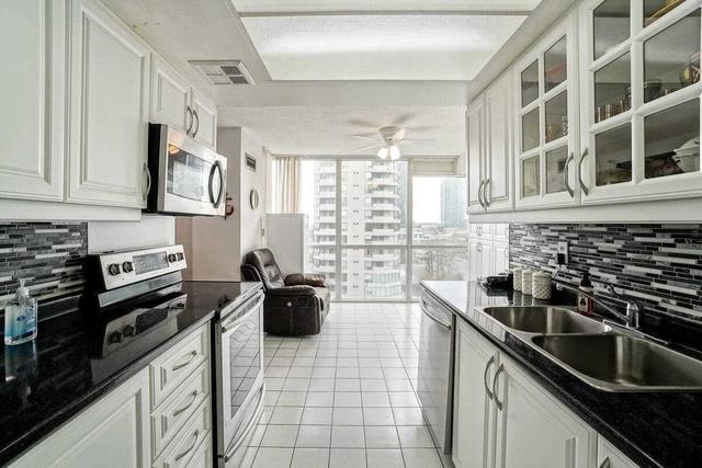 702 - 350 Webb Dr, Condo with 2 bedrooms, 2 bathrooms and 2 parking in Mississauga ON | Image 11
