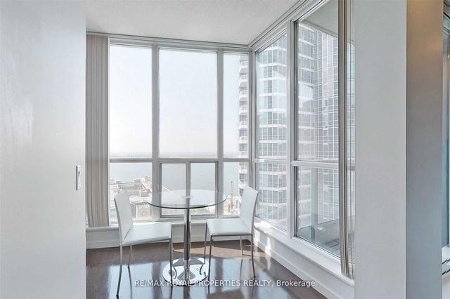 2710 - 8 York St, Condo with 2 bedrooms, 2 bathrooms and 1 parking in Toronto ON | Image 34