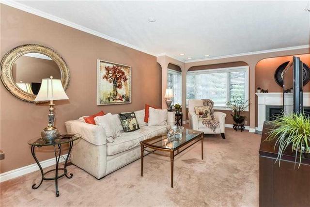1259 Kingsmead Cres, House detached with 4 bedrooms, 3 bathrooms and 3 parking in Oakville ON | Image 1