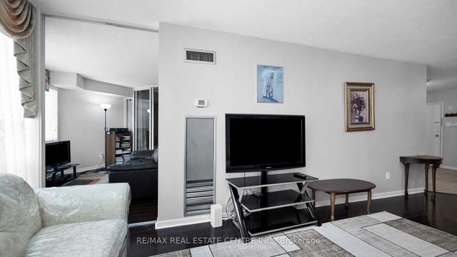 803 - 26 Hanover Rd, Condo with 2 bedrooms, 2 bathrooms and 2 parking in Brampton ON | Image 10