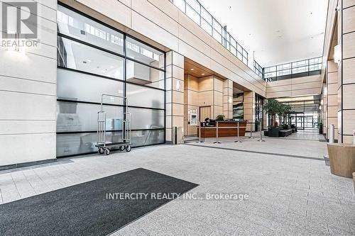 1407 - 2910 Highway 7, Condo with 1 bedrooms, 2 bathrooms and 1 parking in Vaughan ON | Image 6