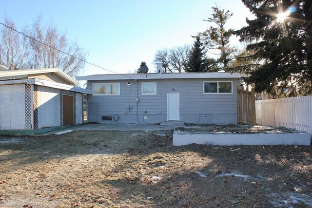 901 11 Avenue S, House detached with 4 bedrooms, 2 bathrooms and 3 parking in Lethbridge AB | Image 18
