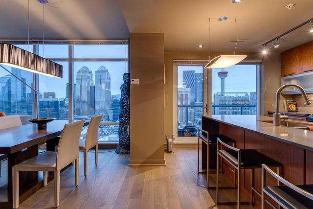 2502 - 215 13 Avenue Sw, Condo with 2 bedrooms, 2 bathrooms and 1 parking in Calgary AB | Card Image