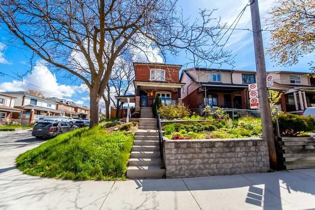 601 Lauder Ave, House detached with 3 bedrooms, 2 bathrooms and 2 parking in Toronto ON | Image 2