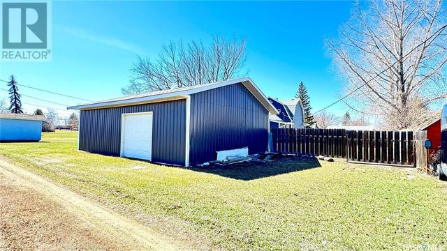 450 Macdonald Avenue, House detached with 3 bedrooms, 2 bathrooms and null parking in Craik SK | Image 45
