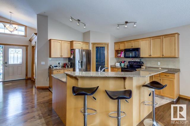 20756 90 Av Nw Nw, House detached with 4 bedrooms, 3 bathrooms and 4 parking in Edmonton AB | Image 5