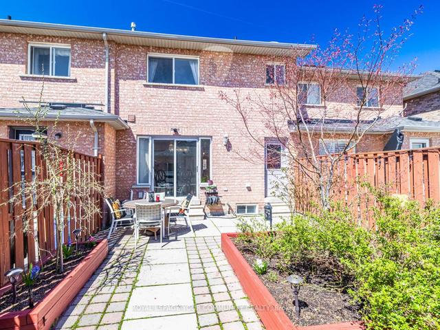 73 Sonoma Blvd, House attached with 3 bedrooms, 4 bathrooms and 2 parking in Vaughan ON | Image 27