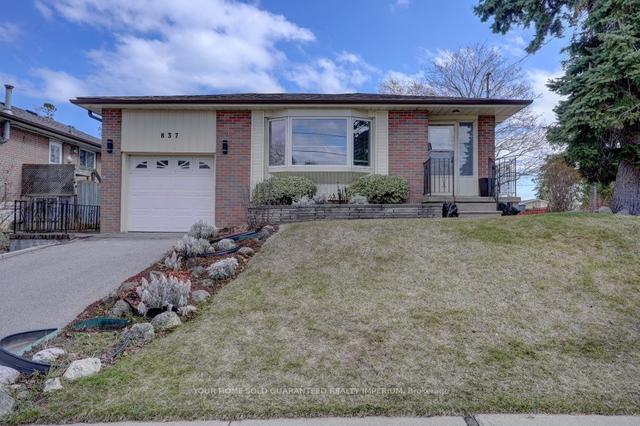 837 Hillcrest Rd, House detached with 3 bedrooms, 2 bathrooms and 4 parking in Pickering ON | Image 1