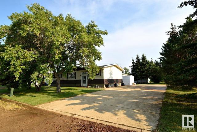 402 Kennedy Cr, House detached with 4 bedrooms, 2 bathrooms and null parking in Thorhild County AB | Image 33