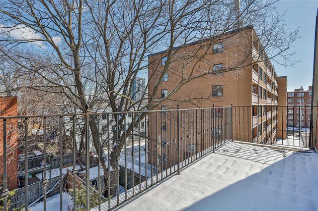 35f Spruce St, House attached with 2 bedrooms, 3 bathrooms and 2 parking in Toronto ON | Image 20