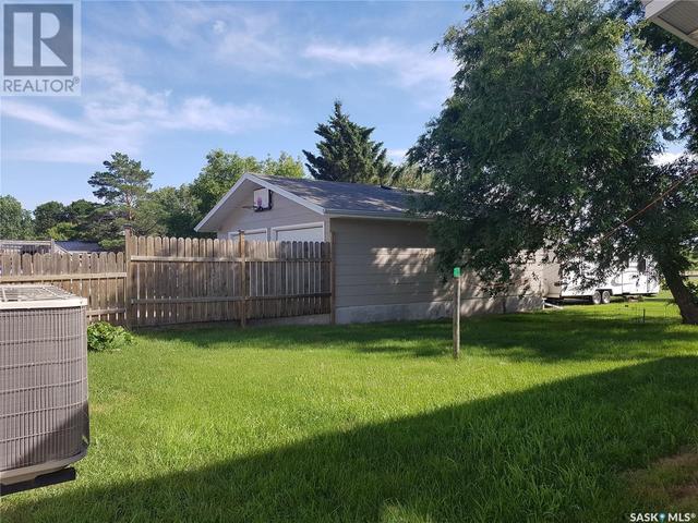 909 Assiniboia Avenue, House detached with 3 bedrooms, 2 bathrooms and null parking in Stoughton SK | Image 23