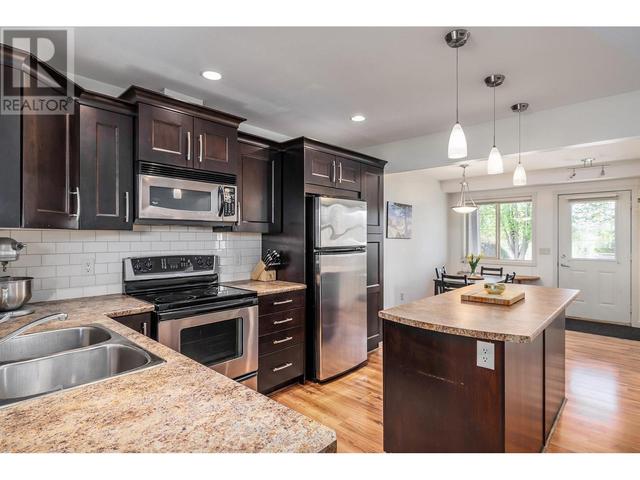 105 - 440 Hartman Road, House attached with 2 bedrooms, 2 bathrooms and 2 parking in Kelowna BC | Image 3