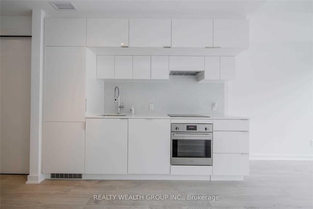 607 - 185 Roehampton Ave, Condo with 1 bedrooms, 1 bathrooms and 0 parking in Toronto ON | Image 8