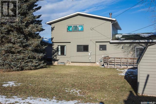 109 Birch Place, House detached with 4 bedrooms, 4 bathrooms and null parking in Shellbrook SK | Image 2