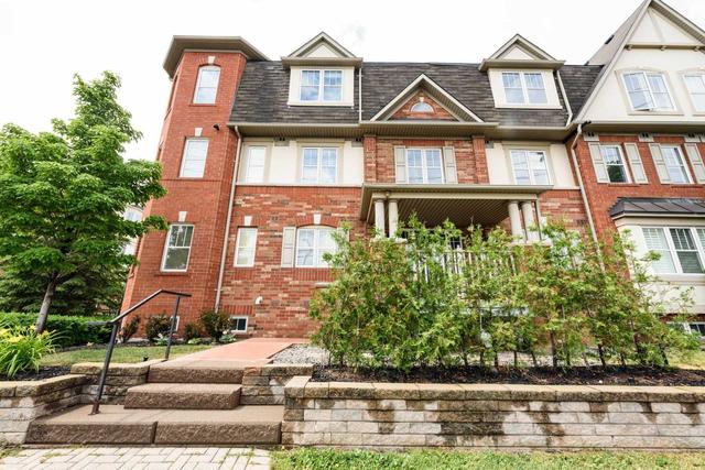 6 - 645 Dundas St W, Townhouse with 2 bedrooms, 2 bathrooms and 2 parking in Mississauga ON | Image 1
