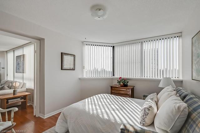 704 - 1230 Marlborough Court, House attached with 2 bedrooms, 2 bathrooms and 1 parking in Oakville ON | Image 26