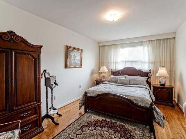 7 Grampian Cres, House semidetached with 4 bedrooms, 3 bathrooms and 5 parking in Toronto ON | Image 7