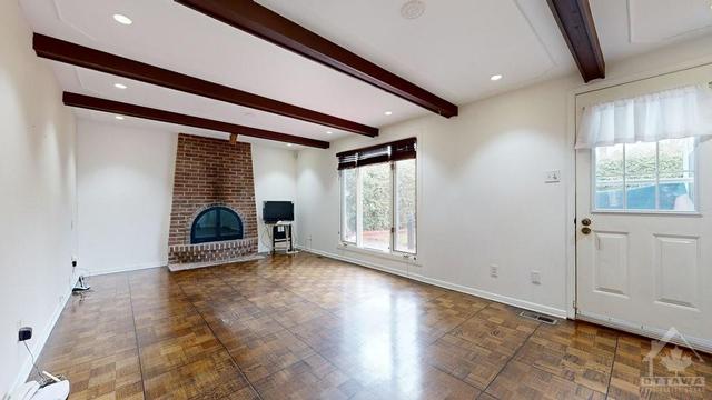 Family Room | Image 12