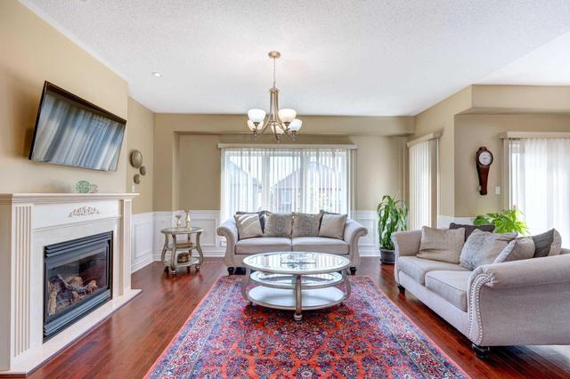 134 Woodbury Cres, House detached with 4 bedrooms, 4 bathrooms and 4 parking in Newmarket ON | Image 6