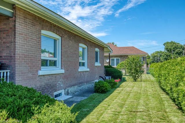 310 Sheridan Street, House detached with 2 bedrooms, 1 bathrooms and 4 parking in Brantford ON | Image 24