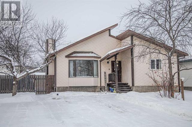 10710 103 Street, House detached with 4 bedrooms, 2 bathrooms and 2 parking in High Level AB | Image 1