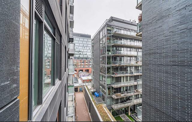 730 - 525 Adelaide St W, Condo with 2 bedrooms, 2 bathrooms and 0 parking in Toronto ON | Image 4