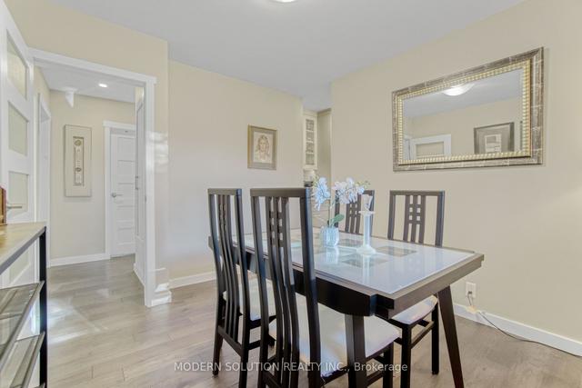 54 Dumbarton St, House detached with 2 bedrooms, 2 bathrooms and 5 parking in Guelph ON | Image 8