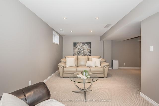 270 Severn Dr, House attached with 3 bedrooms, 3 bathrooms and 2 parking in Guelph ON | Image 22