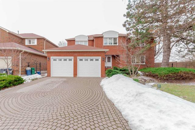 14 Levine Crt, House detached with 5 bedrooms, 3 bathrooms and 6 parking in Brampton ON | Image 1