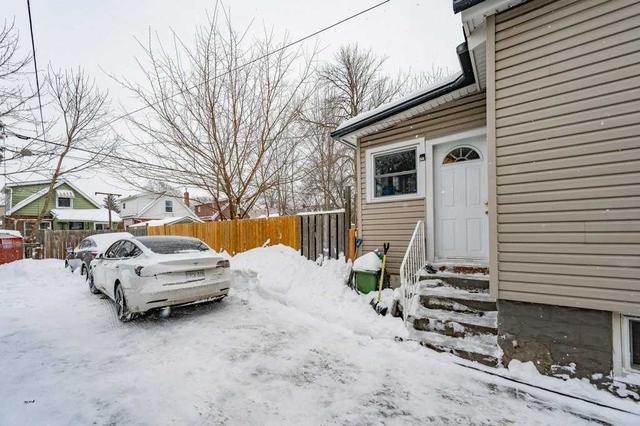 100 Cameron Ave N, House detached with 3 bedrooms, 2 bathrooms and 2 parking in Hamilton ON | Image 30