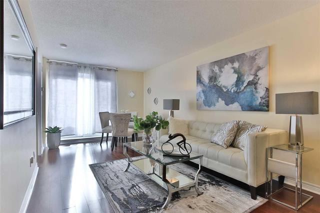 807 - 60 Town Centre Crt, Condo with 1 bedrooms, 1 bathrooms and 1 parking in Toronto ON | Image 1
