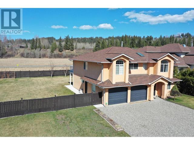 134 Lowe Street, House detached with 6 bedrooms, 3 bathrooms and null parking in Quesnel BC | Image 2