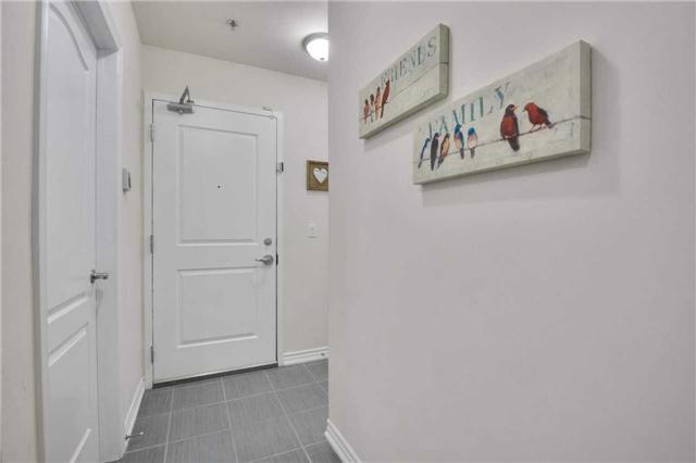 401 - 1370 Costigan Rd, Condo with 2 bedrooms, 2 bathrooms and 1 parking in Milton ON | Image 2