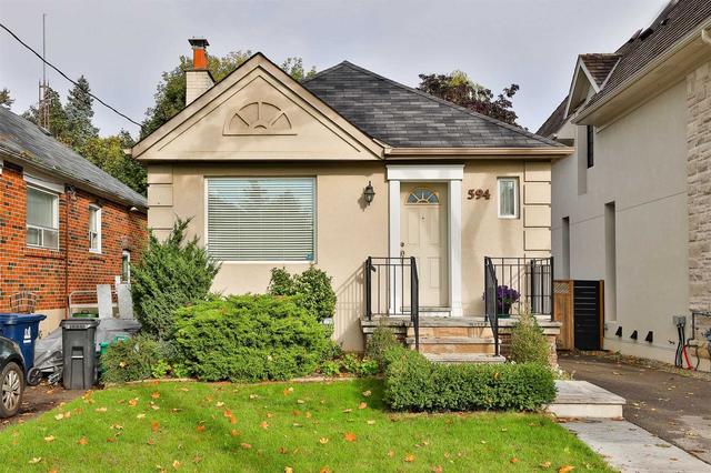 594 Broadway Ave, House detached with 2 bedrooms, 1 bathrooms and 2 parking in Toronto ON | Image 35